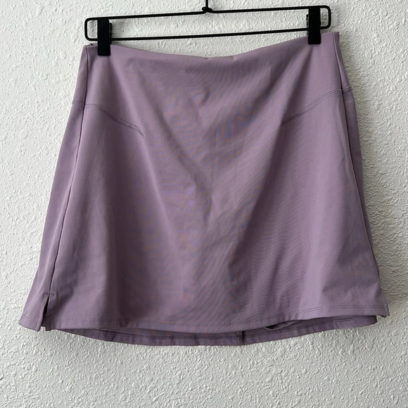 Old Navy powersoft athletic skort/skirt lilac size large - Picture 2 of 7